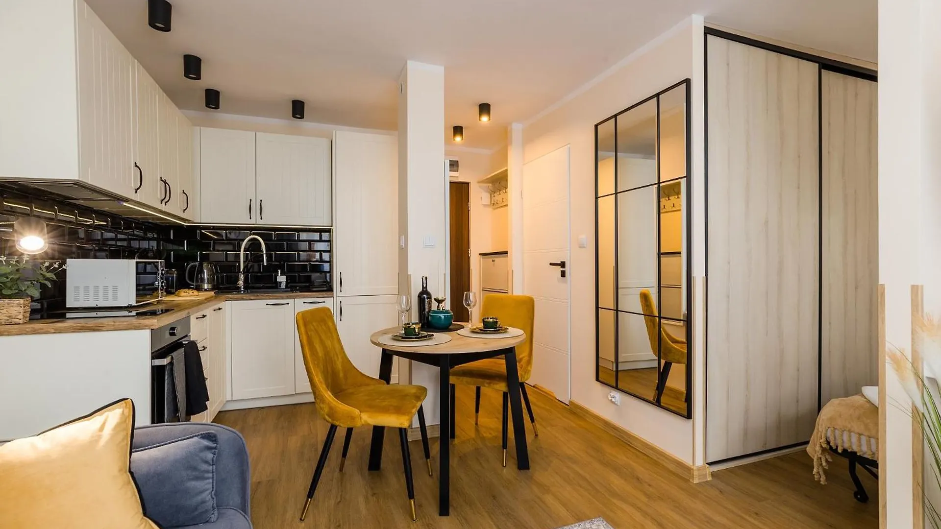 Apartment Shortstaypoland Chlodna B168 Warsaw